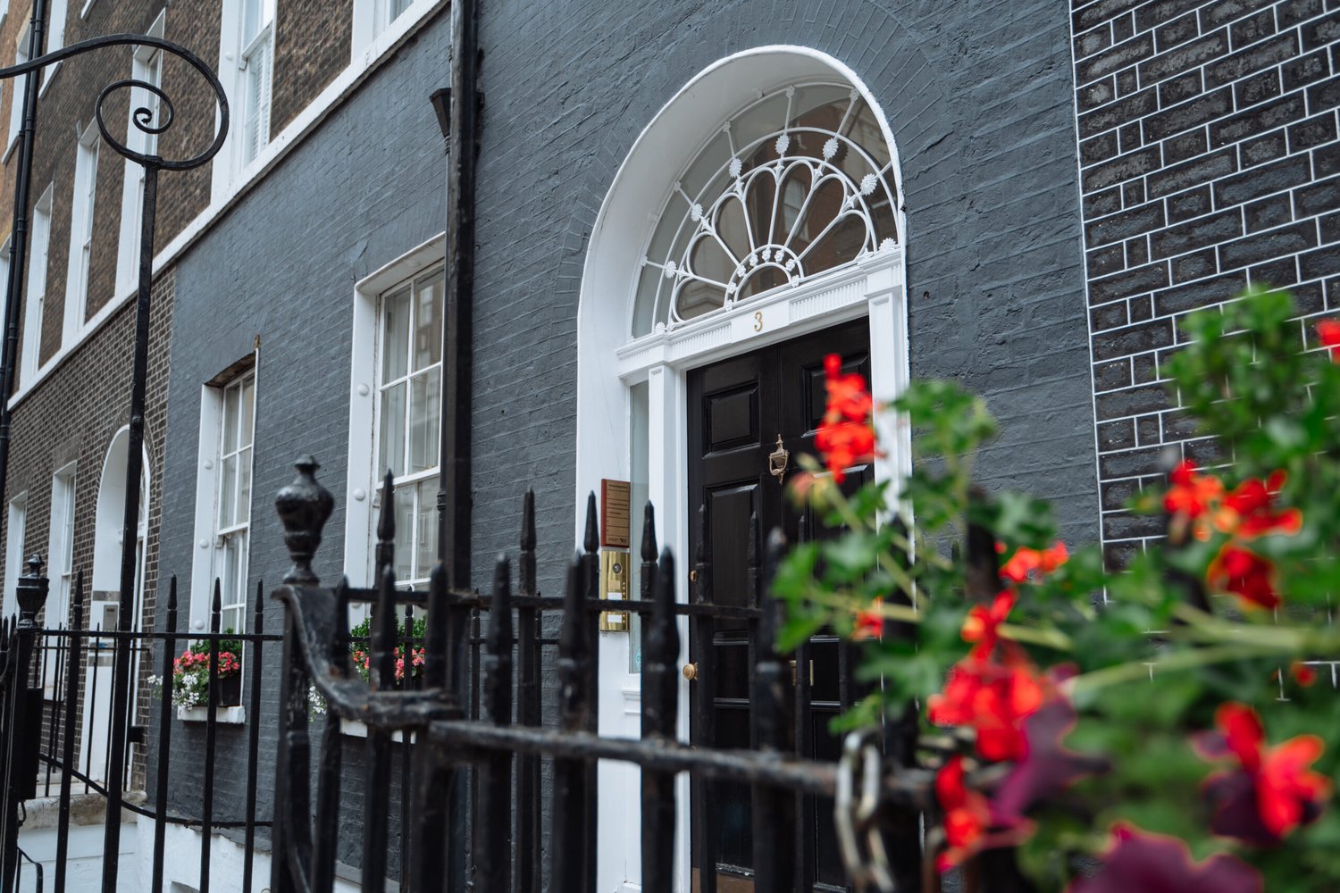 3 Fitzhardinge Entrance